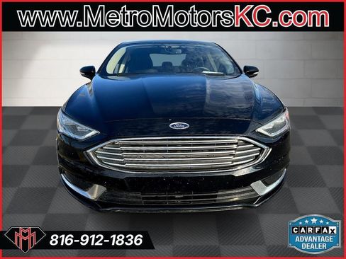 Used 2018 Ford Fusion SE w/ Fusion SE Technology Package image 9