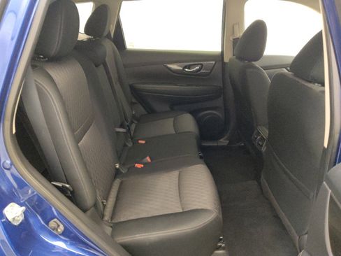 Used 2020 Nissan Rogue SV image 19