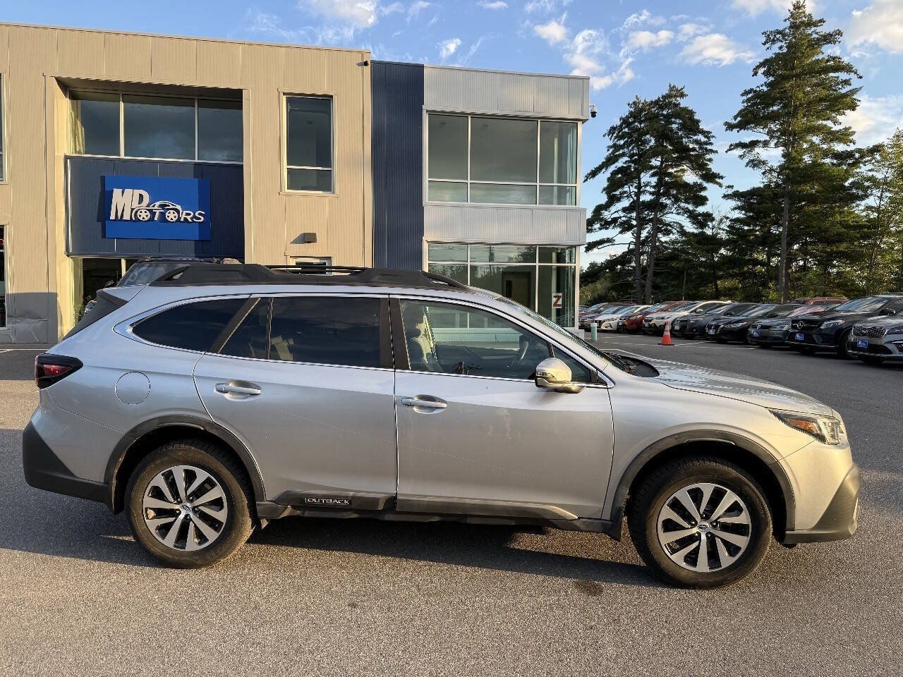 Used 2020 Subaru Outback Premium AWD/4WD image 6