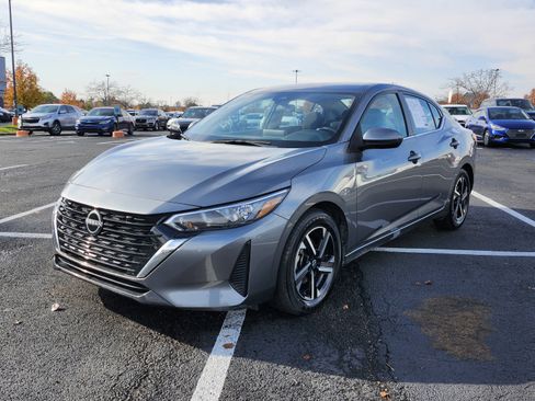 Used 2024 Nissan Sentra SV image 11