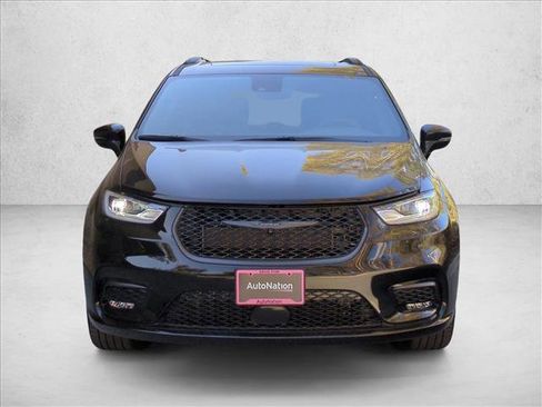 New 2026 Chrysler Pacifica Limited w/ S Appearance Package FWD image 5