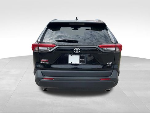 Used 2021 Toyota RAV4 XLE w/ XLE Grade Weather Package image 6