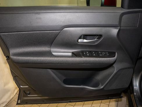 Certified 2025 Nissan Kicks SV image 10