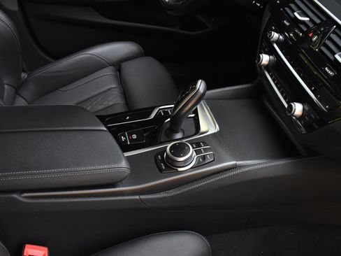 Used 2022 BMW 530i xDrive w/ M Sport Package image 39