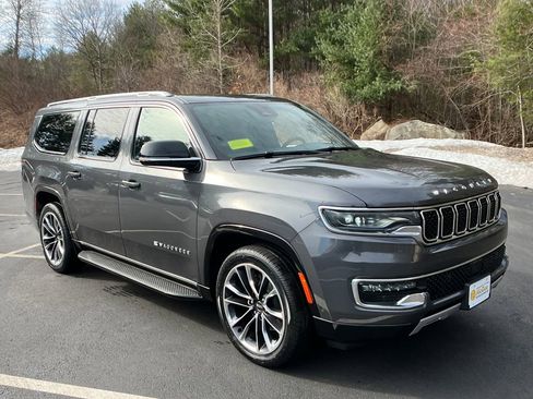 Used 2023 Jeep Wagoneer L Series II w/ Premium Group I image 7