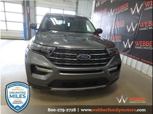 Used 2023 Ford Explorer XLT w/ Equipment Group 202A AWD/4WD image 2