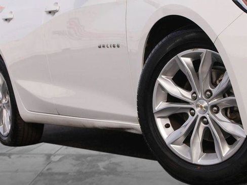 Used 2024 Chevrolet Malibu LT image 3