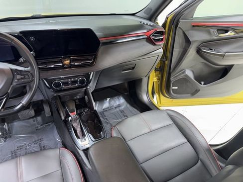 Used 2024 Chevrolet TrailBlazer RS w/ Convenience Package FWD image 24