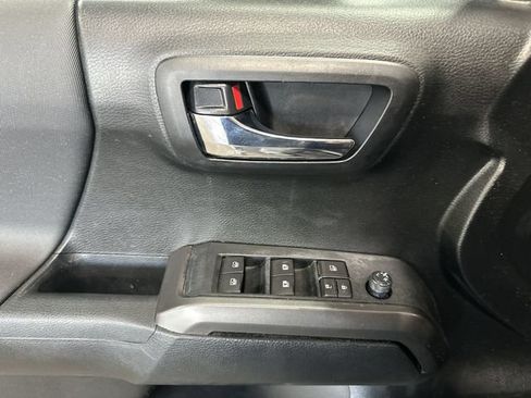 Used 2021 Toyota Tacoma TRD Off-Road w/ Blackout Package (TMS) AWD/4WD image 19