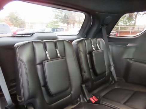 Used 2018 Ford Explorer Limited w/ Equipment Group 301A image 32