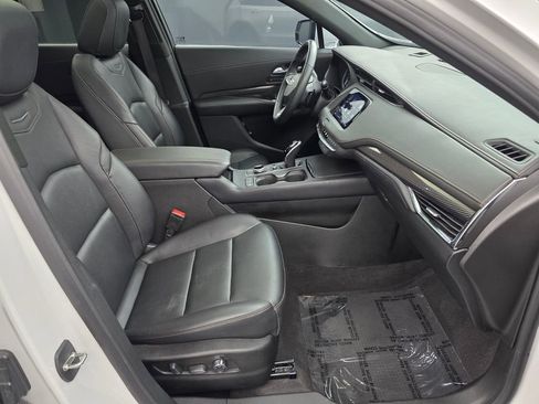 Used 2023 Cadillac XT4 Sport image 27