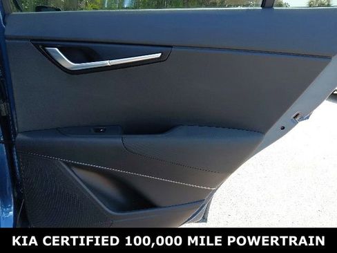 Certified 2025 Kia Niro FWD image 27