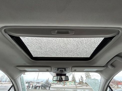 Used 2021 Toyota Sienna XLE image 13