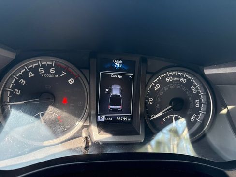 Used 2021 Toyota Tacoma TRD Off-Road AWD/4WD image 8
