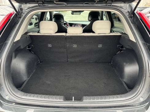 Used 2023 Kia Niro EX Touring image 5