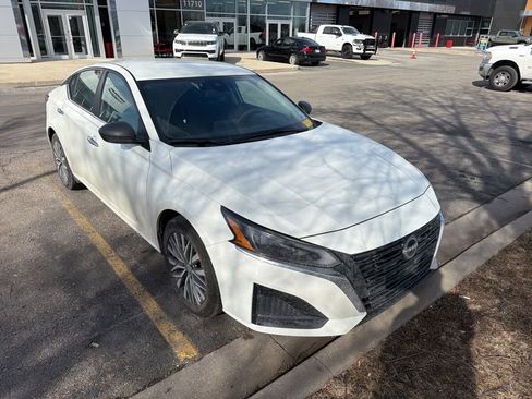 Certified 2025 Nissan Altima 2.5 SV image 4