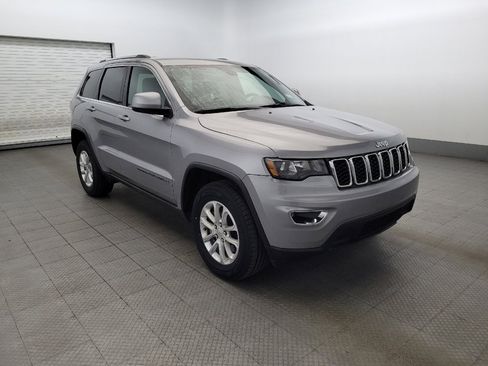 Used 2021 Jeep Grand Cherokee Laredo image 13