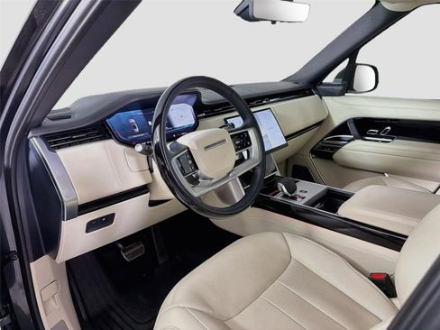 Certified 2025 Land Rover Range Rover Autobiography AWD/4WD image 9