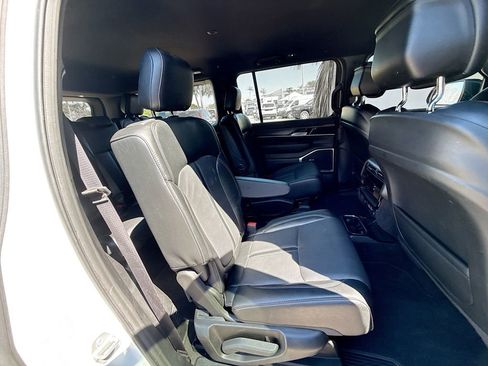 Used 2024 Jeep Wagoneer Series II image 32