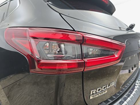 Used 2022 Nissan Rogue Sport SL AWD/4WD image 31