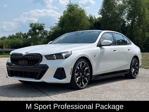 Used 2026 BMW 550e xDrive AWD/4WD image 3