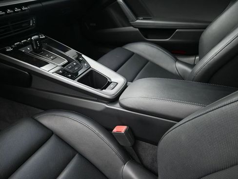 Used 2020 Porsche 911 Carrera 4S image 21