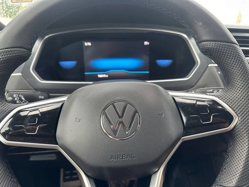 Used 2022 Volkswagen Tiguan SE R-Line AWD/4WD image 22
