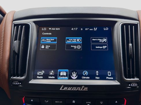 Used 2018 Maserati Levante GranLusso AWD/4WD image 29