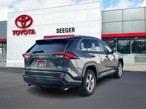 Used 2025 Toyota RAV4 XLE AWD/4WD image 3
