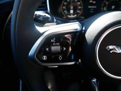 New 2026 Jaguar F-PACE R-Dynamic S image 6