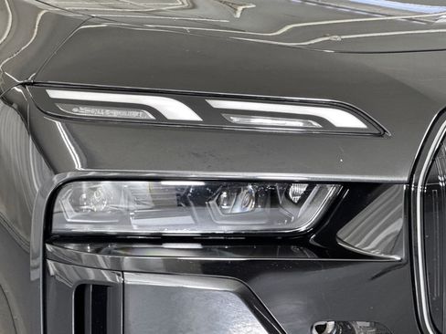 Used 2026 BMW i7 eDrive50 w/ M Sport Package RWD image 12