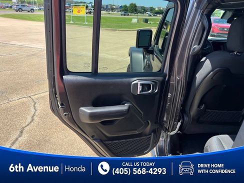 Used 2024 Jeep Wrangler Unlimited Rubicon 4xe AWD/4WD image 19