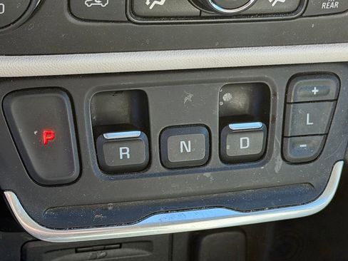 Used 2019 GMC Terrain Denali w/ Advanced Safety Package image 19