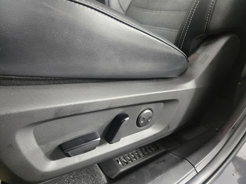 New 2025 Mitsubishi Outlander SE image 32