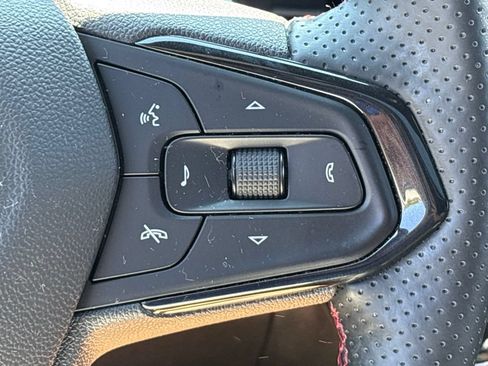 Certified 2024 Chevrolet Trax RS w/ Sunroof Package FWD image 20