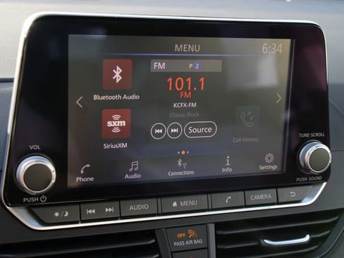 Certified 2025 Nissan Altima 2.5 S FWD image 17