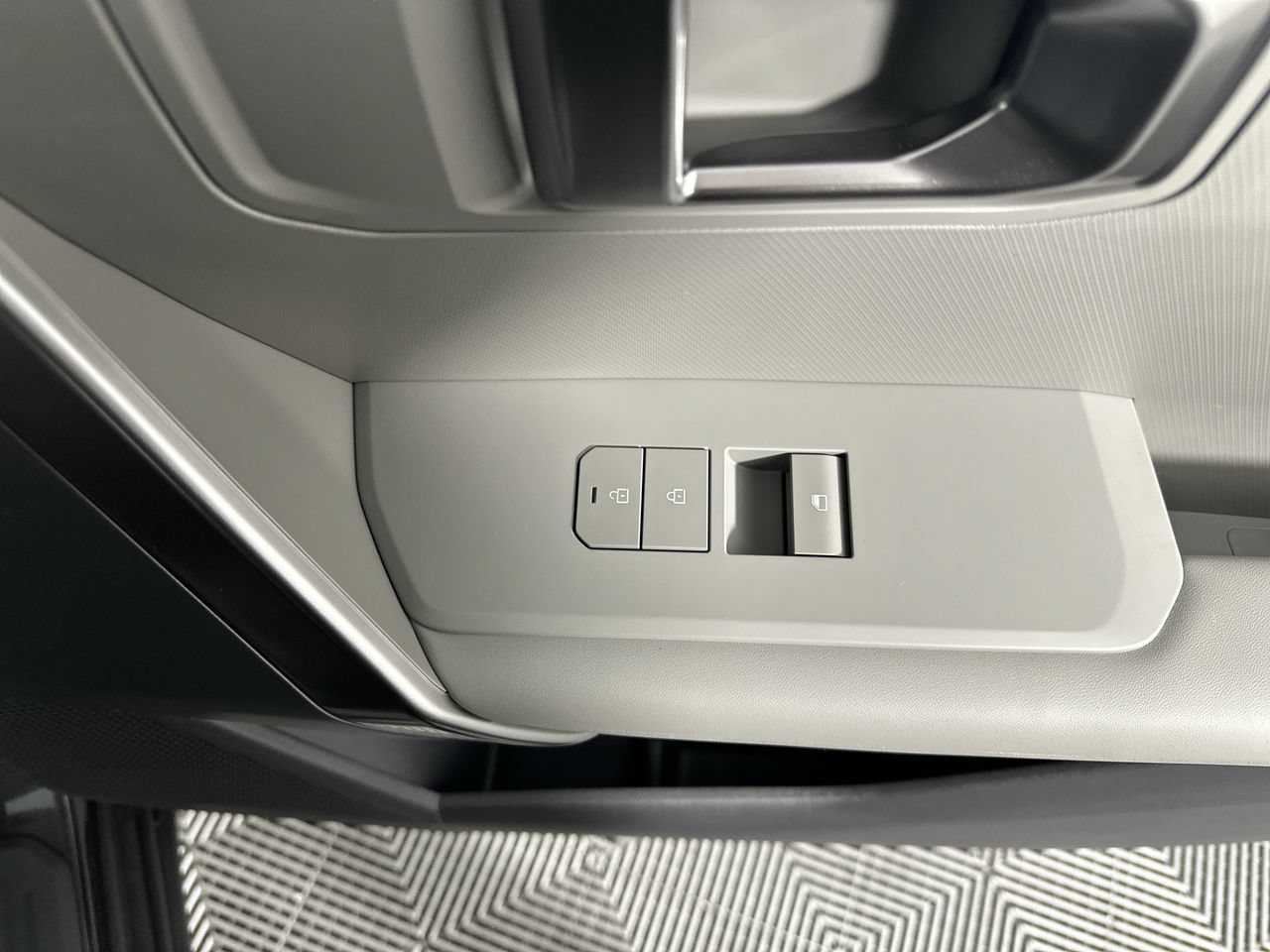 New 2027 Kia Seltos S FWD image 13