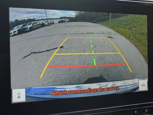 Used 2023 Toyota Highlander Limited image 18