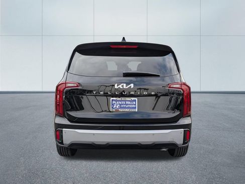 Used 2023 Kia Telluride LX FWD image 5