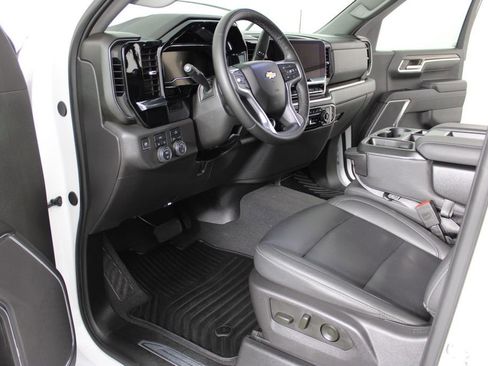 Used 2024 Chevrolet Silverado 1500 LT w/ All Star Edition Plus image 17