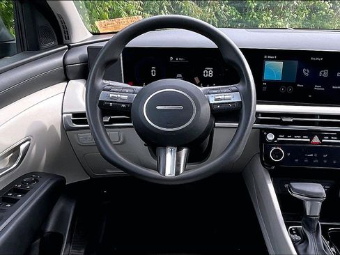 Used 2025 Hyundai Tucson SEL FWD image 5