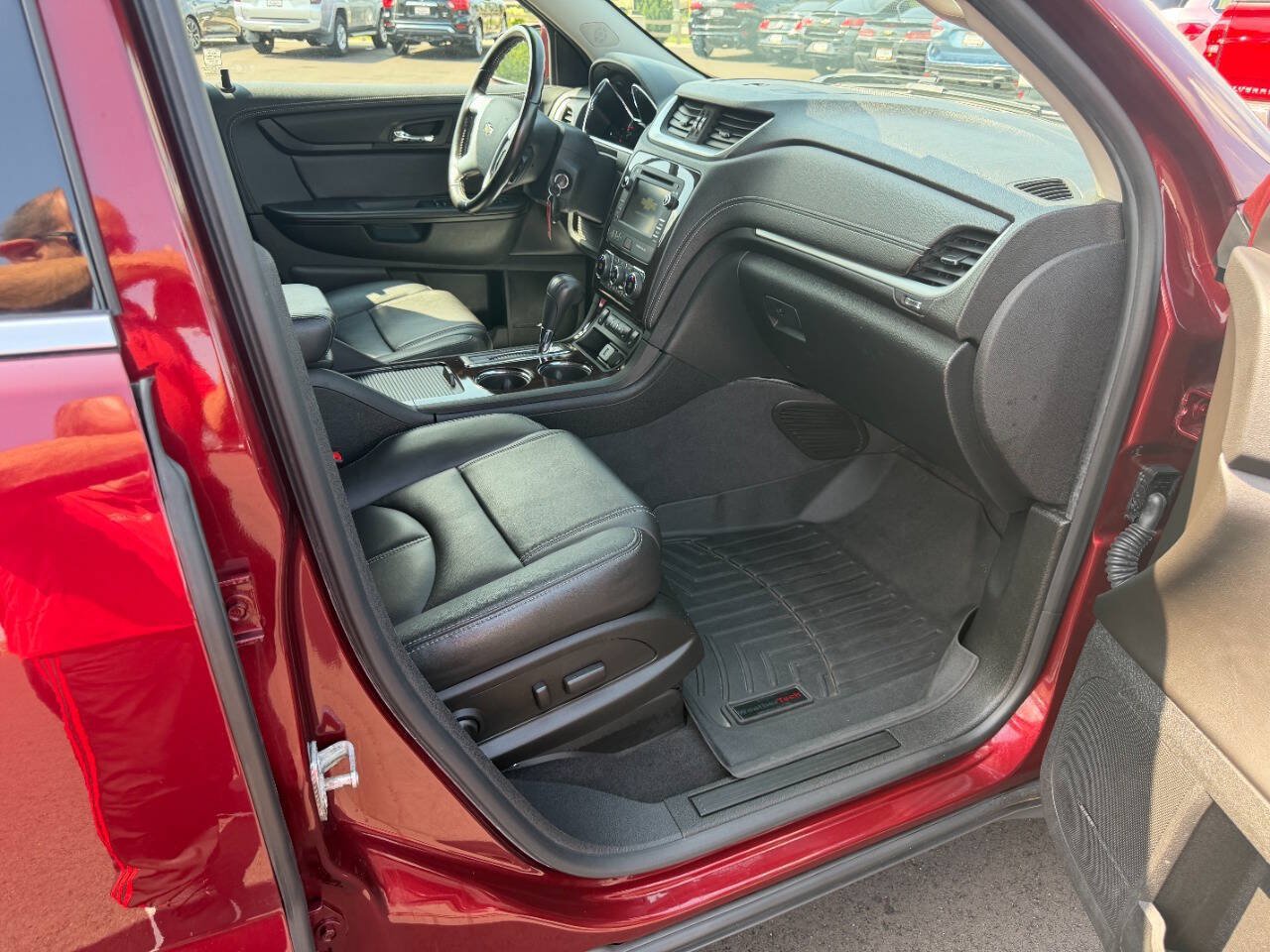 Used 2017 Chevrolet Traverse LT FWD image 15
