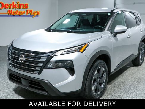 Used 2024 Nissan Rogue SV FWD image 1