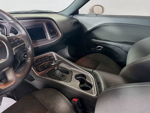 Used 2019 Dodge Challenger R/T RWD image 11