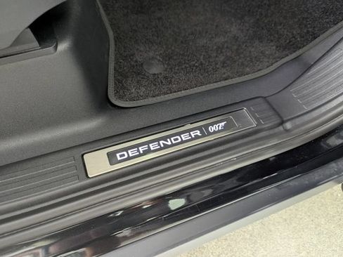 Used 2022 Land Rover Defender 110 AWD/4WD image 26