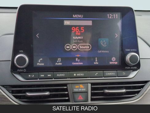 Used 2023 Nissan Altima 2.5 SV FWD image 21