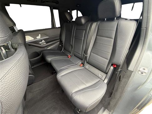 Used 2024 Mercedes-Benz GLS 450 4MATIC image 16