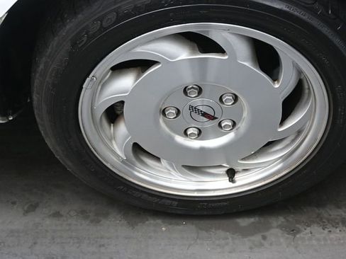 Used 1996 Chevrolet Corvette Convertible RWD image 19