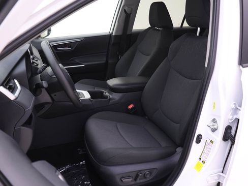 Used 2024 Toyota RAV4 XLE image 4