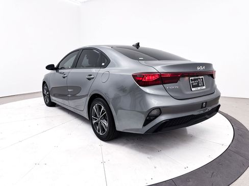 Used 2022 Kia Forte LXS image 12